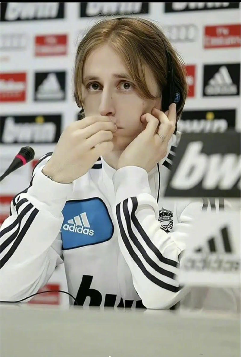 詹姆斯关键上篮锁定胜利