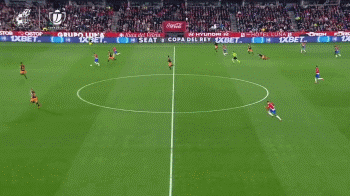 足球英超球队因球迷冲突被罚款，场面一度失控